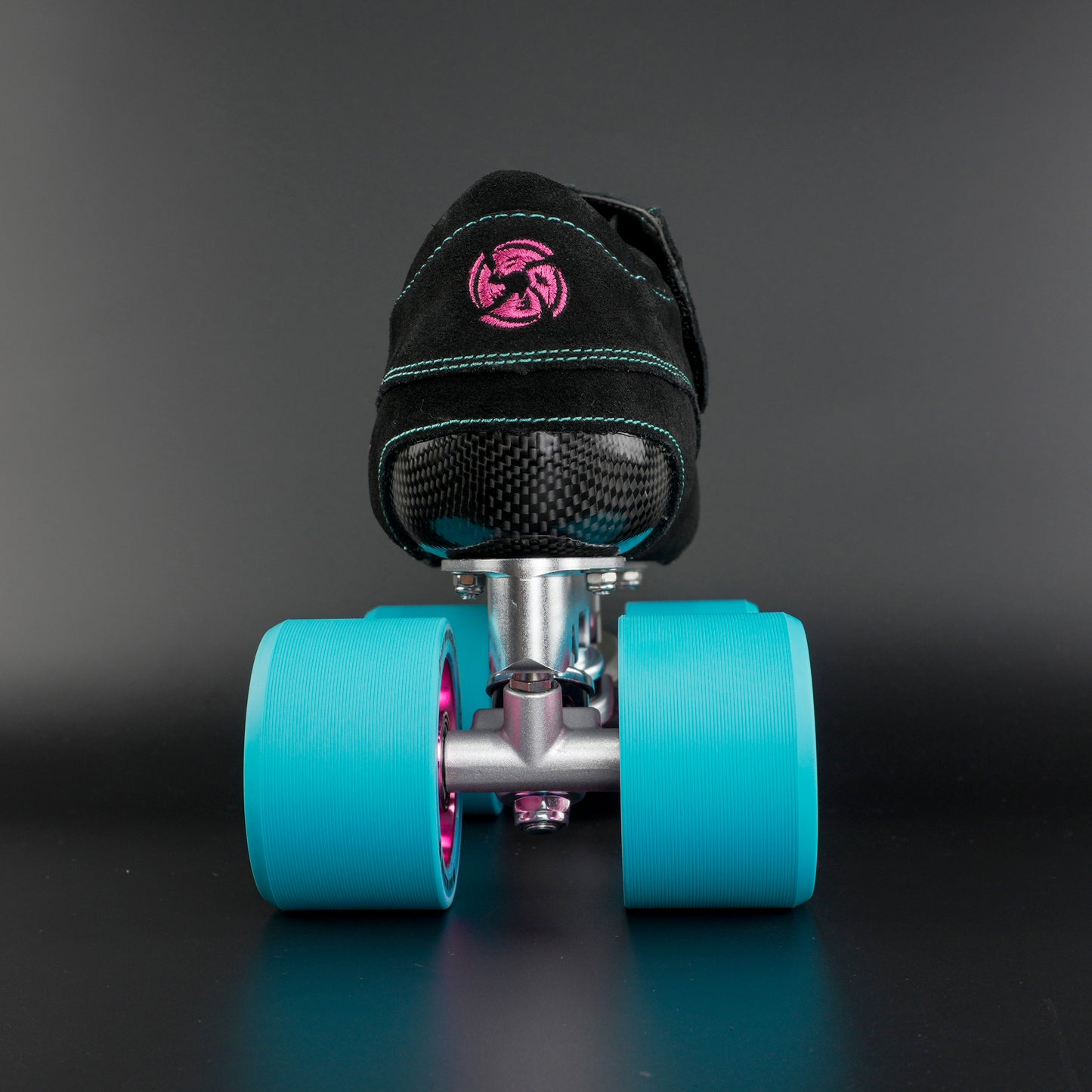 Close-up of the carbon Zeus plate and quick release axles