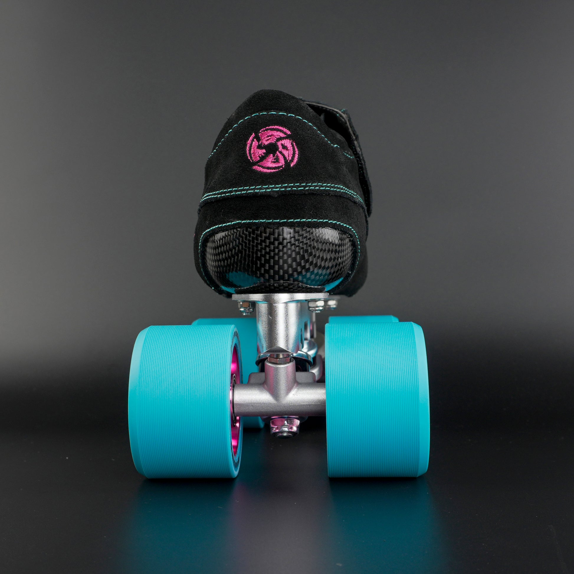 Close-up of the carbon Zeus plate and quick release axles