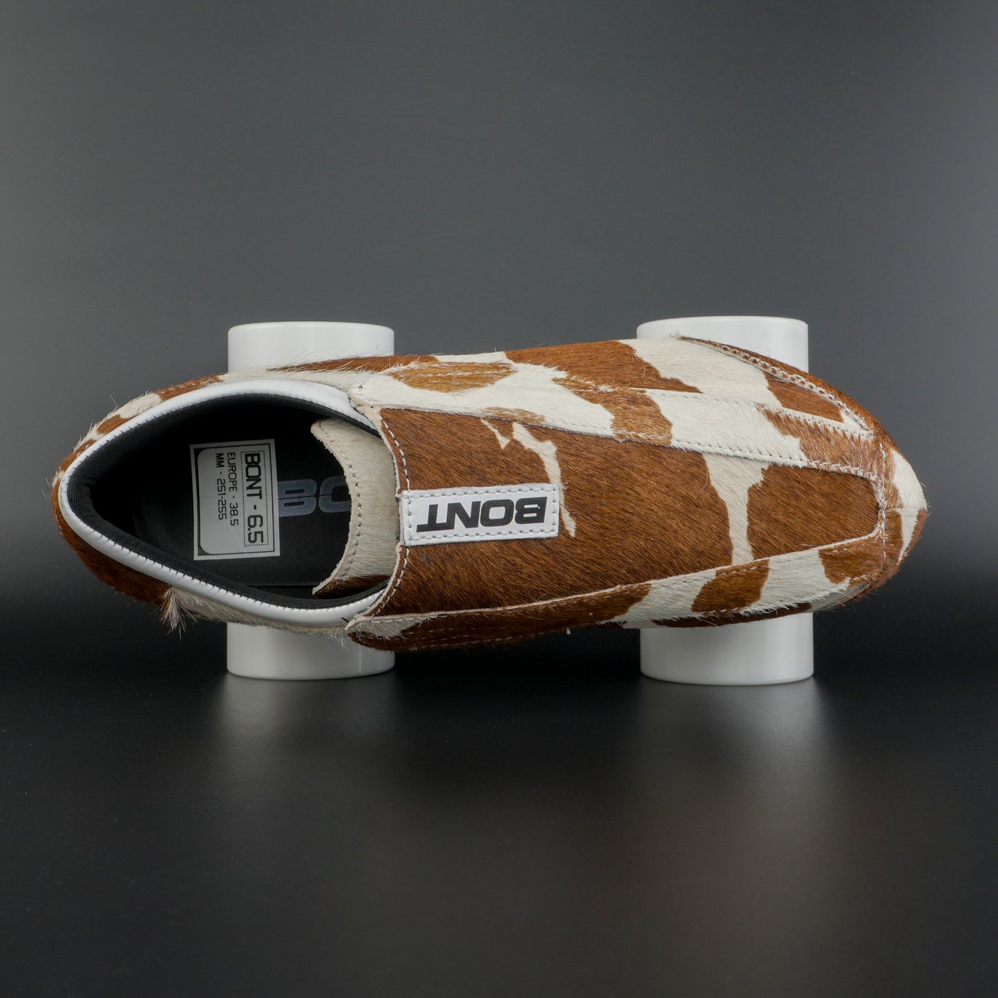 Top-down view highlighting boot shape