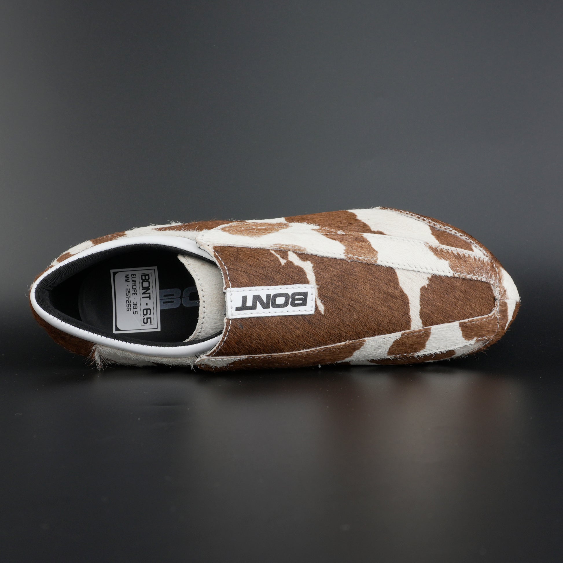 Top-down view highlighting boot shape