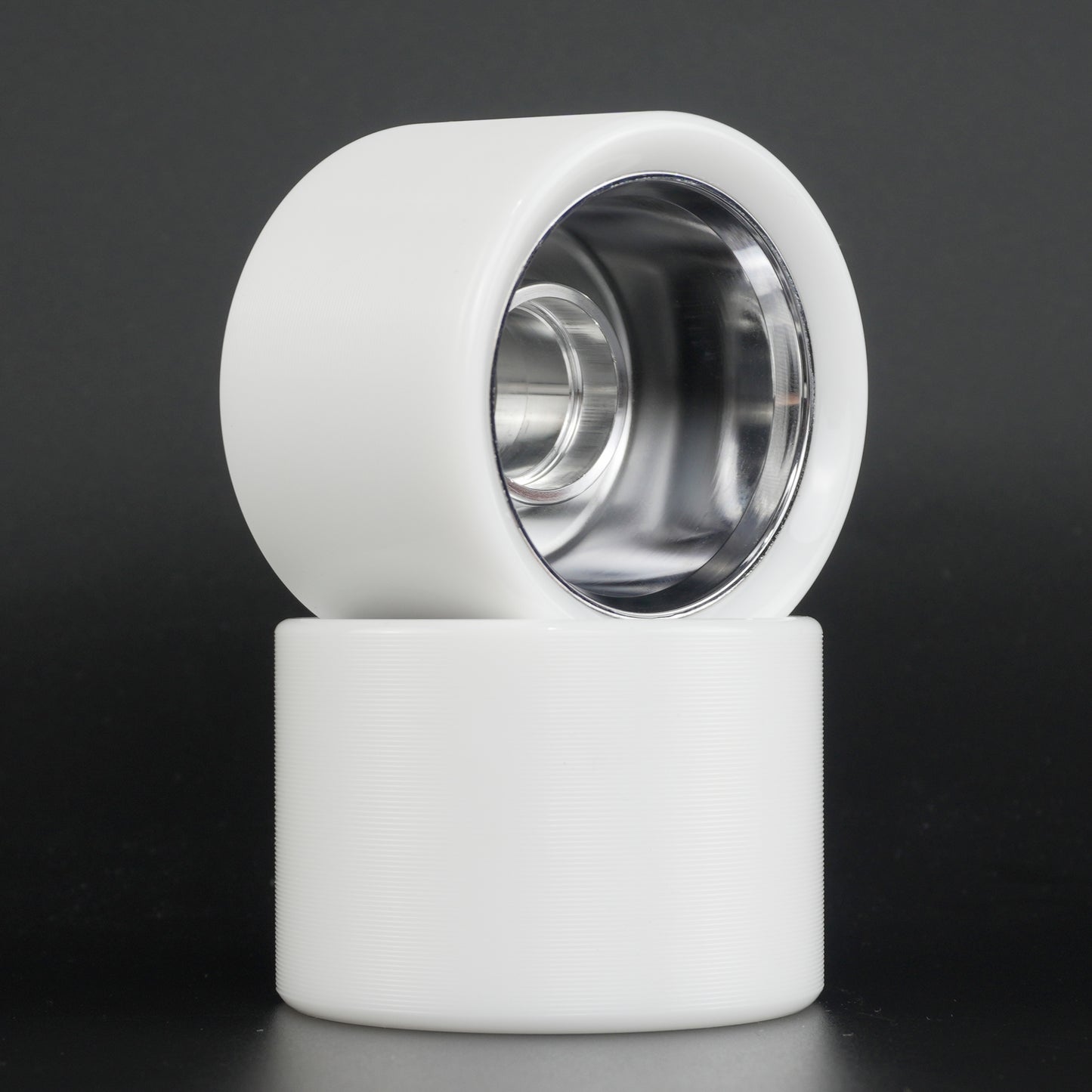 Close-up of the 6061 aluminum hub with electroplated silver finish